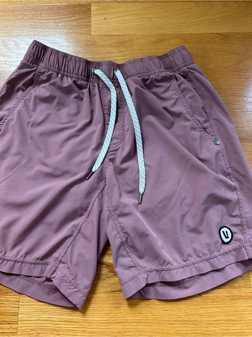 Vuori Men’s 7 inch Kore Shorts-Lined small